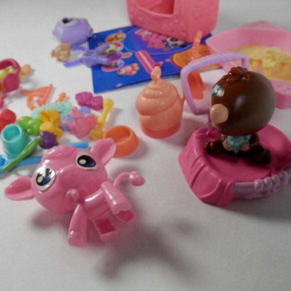 Littlest Pet Shop Accessory Small Lot Sandbox Treats  Bowls LPS MIni Cat Diner - Picture 4 of 7